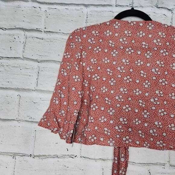 Lulus Short Sleeve Cropped Tie Front Carnation Crush Floral Top Womens Small - Picture 7 of 12
